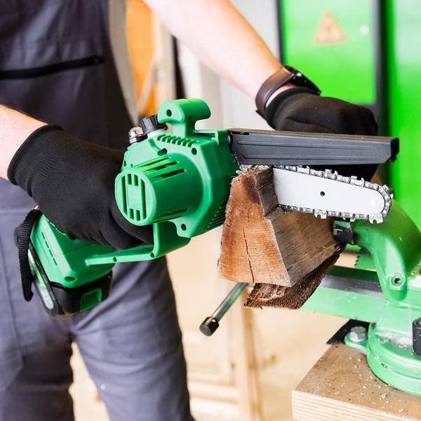 PocketSaw Pro Mini Akku Kettensäge inkl. 2x Ersatzkette